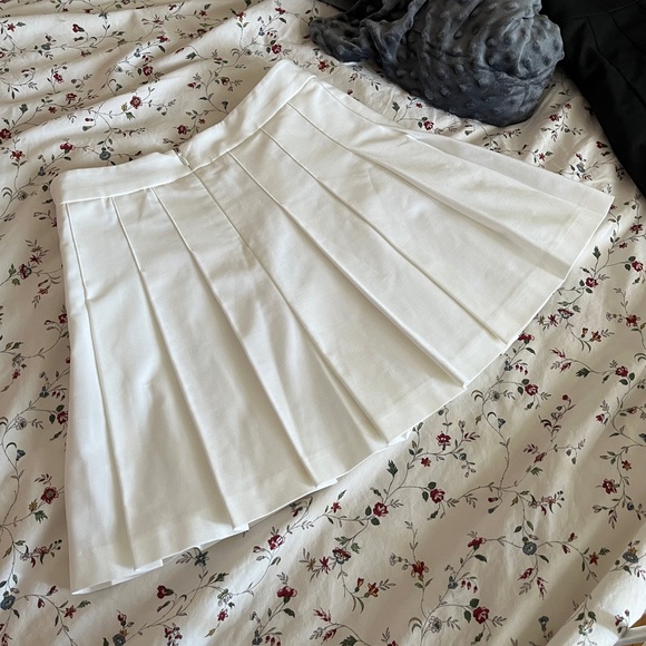 Olive Micro Skirt - White - Picture 2 of 4